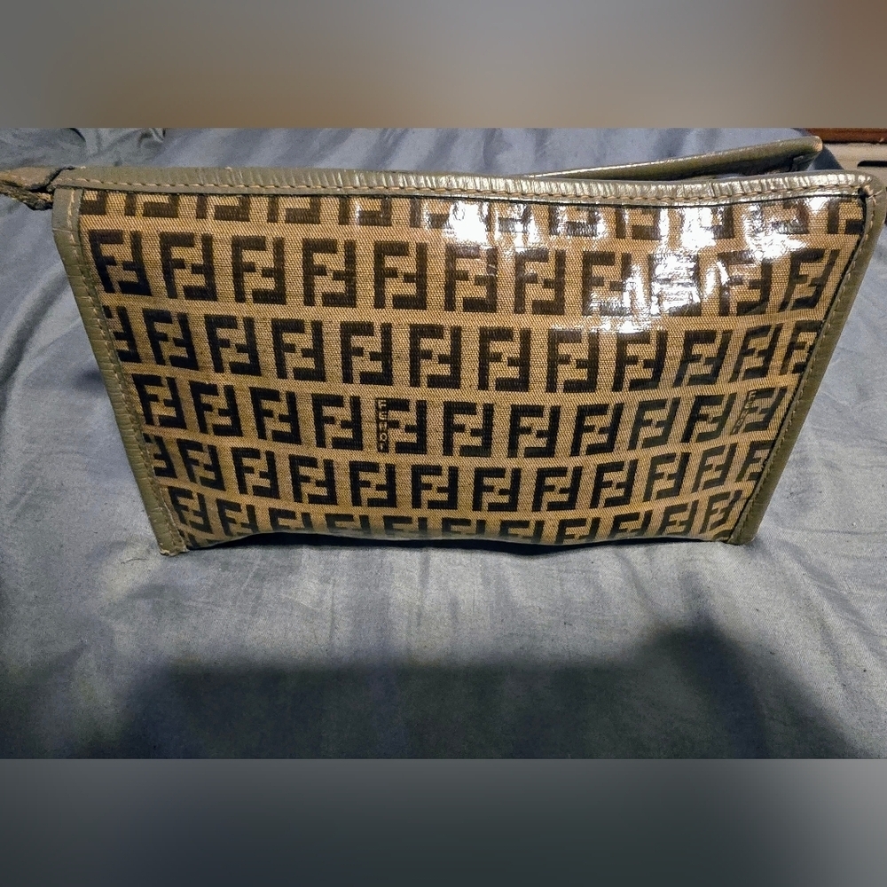 1980s Vintage Fendi Brown and Tan Monogram Clutch In Overall Great Condition - Picture 2 of 11